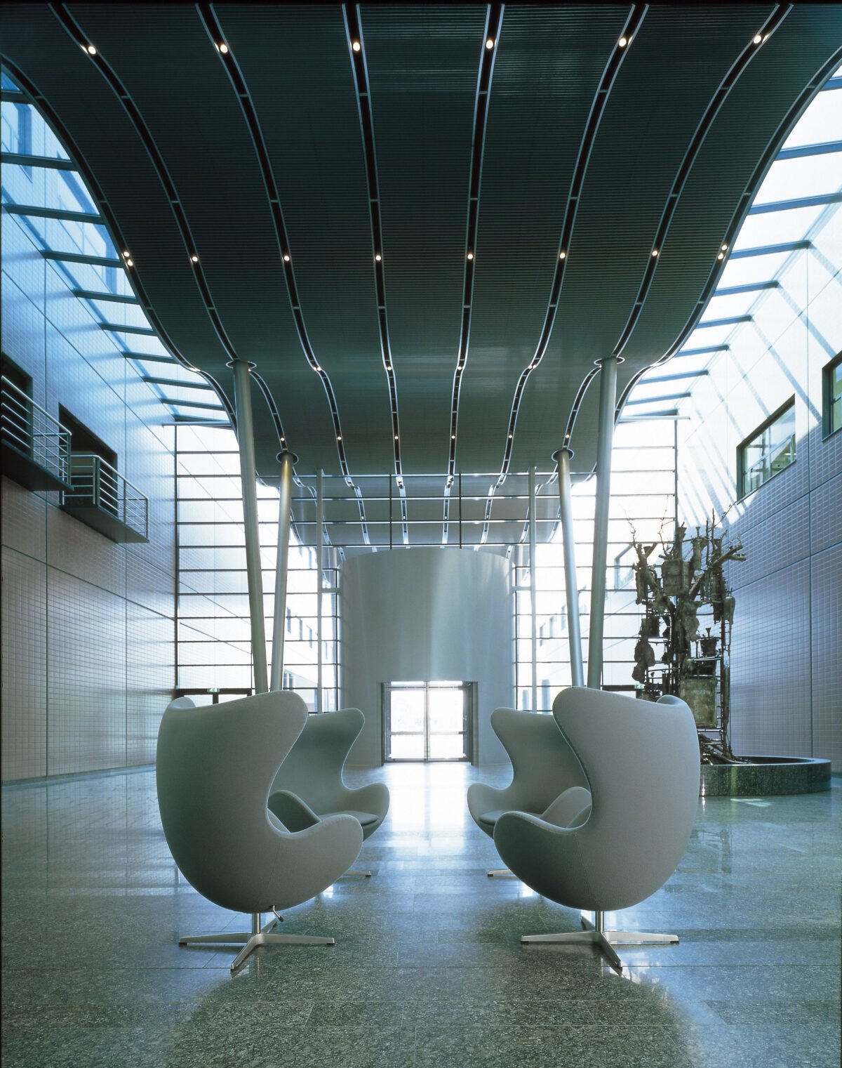 Egg Chair - Image 4